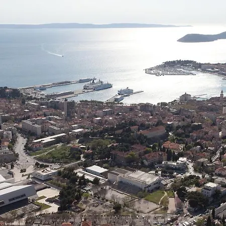 Perimar Luxury And Center Split